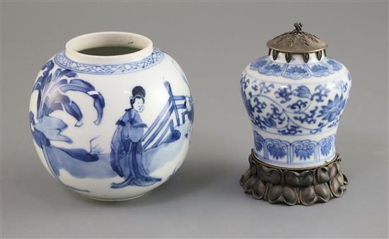 Two small Chinese blue and white jars, Kangxi period, H. 9cm and 10cm